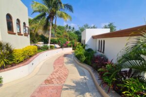 Villa León, Manzanillo, Colima
