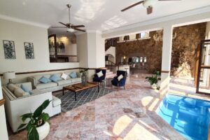 Villa León, Manzanillo, Colima