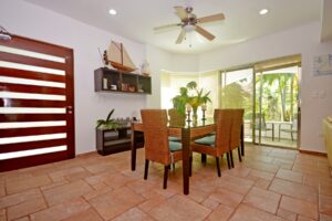 DUPLEX 6 BEDROOM HOME NEAR THE BEACH