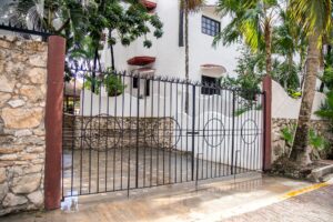 LAS BRISAS RESIDENCES – B201