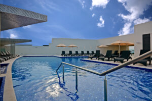 Elegant Sanctuary Between Jungle And Sea