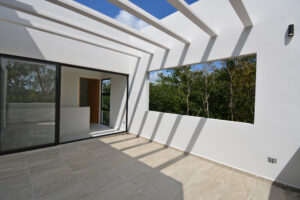 3 BEDROOM HOUSE IN A GATED COMMUNITY WITH A STYLE OF LIVING