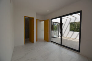 3 BEDROOM HOUSE IN A GATED COMMUNITY WITH A STYLE OF LIVING
