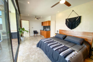 EXCLUSIVE 3-BEDROOM PENTHOUSE WITH LOCK OFF SYSTEM