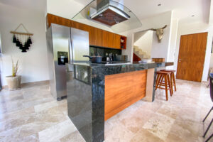 EXCLUSIVE 3-BEDROOM PENTHOUSE WITH LOCK OFF SYSTEM