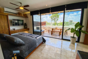 EXCLUSIVE 3-BEDROOM PENTHOUSE WITH LOCK OFF SYSTEM