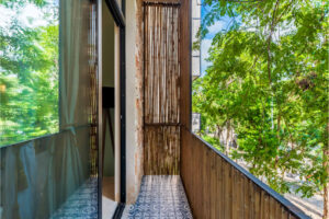 INCREDIBLE APARTMENT WITH PRIVATE BALCONY AND DOUBLE APARTMENT OPTION