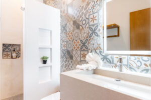 INCREDIBLE APARTMENT WITH PRIVATE BALCONY AND DOUBLE APARTMENT OPTION