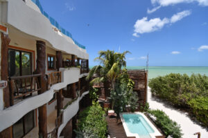 OCEAN VIEWS, LUXURY AND RETURNS