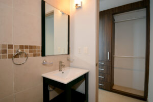 MALECON OASIS: EXCLUSIVE FULLY FURNISHED PANORAMIC APARTMENT