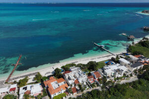 ICONIC VILLA FACING THE CARIBBEAN SEA