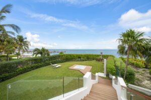 ICONIC VILLA FACING THE CARIBBEAN SEA