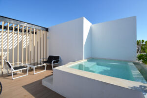 YOUR TROPICAL OASIS AWAITS: A LUXURIOUS RETREAT IN TULUM
