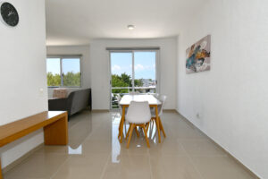 CONTEMPORARY ELEGANCE IN A PRIME DESTINATION