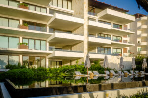 ULTRA LUXURIOUS BEACHFRONT PENTHOUSE