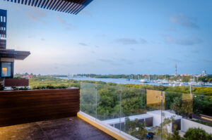 ULTRA LUXURIOUS BEACHFRONT PENTHOUSE