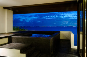 ULTRA LUXURIOUS BEACHFRONT PENTHOUSE