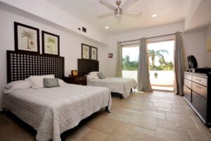 DUPLEX 8 BEDROOM HOME NEAR THE BEACH