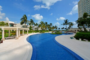 STUNNING OCEANFRONT PENTHOUSE WITH CARIBBEAN VIEWS
