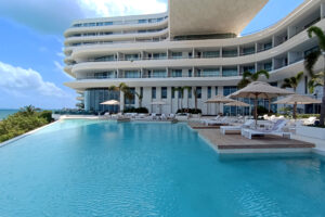 PRIVATE RESIDENCE OCEANFRONT OF CARIBBEAN SEA – TOTAL ELEGANCE IN EVERY DETAIL