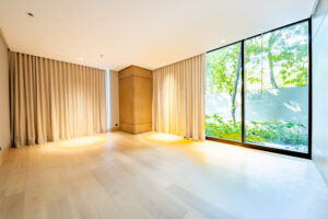 Exclusive Full-Floor Residence with Panoramic 360° Views