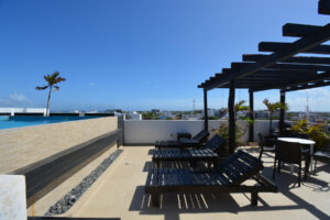 CHARMING ONE BEDROOM APARTMENT WITH PATIO, EXCELLENT LOCATION