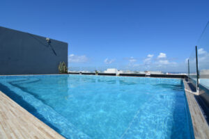 CHARMING ONE BEDROOM APARTMENT WITH PATIO, EXCELLENT LOCATION