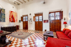 Private modern colonial estate with lush gardens in Mérida’s Historic Center