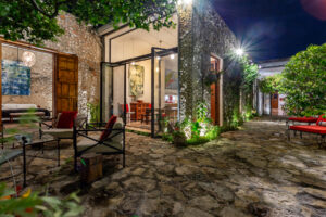 Private modern colonial estate with lush gardens in Mérida’s Historic Center