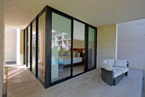 BRIGHT APARTMENT IN UNMATCHED LOCATION