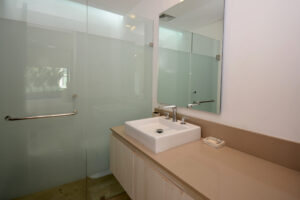 BRIGHT APARTMENT IN UNMATCHED LOCATION