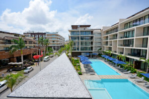 BRIGHT APARTMENT IN UNMATCHED LOCATION