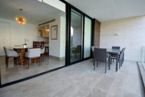 BRIGHT APARTMENT IN UNMATCHED LOCATION
