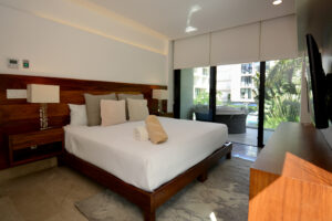 BRIGHT APARTMENT IN UNMATCHED LOCATION