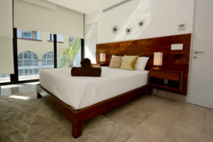 BRIGHT APARTMENT IN UNMATCHED LOCATION