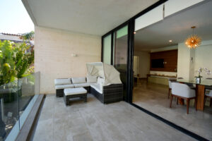 BRIGHT APARTMENT IN UNMATCHED LOCATION