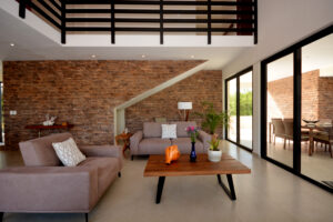 SERENE LIFE IN A CONTEMPORARY VILLA