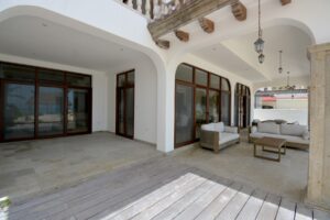 PLAYA PARAISO BEACHFRONT TRES LEONES VILLA