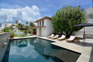 PLAYA PARAISO BEACHFRONT TRES LEONES VILLA