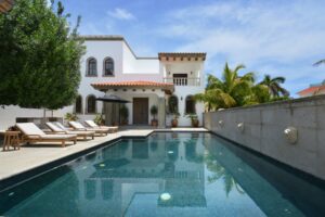 PLAYA PARAISO BEACHFRONT TRES LEONES VILLA