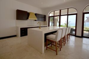 PLAYA PARAISO BEACHFRONT TRES LEONES VILLA
