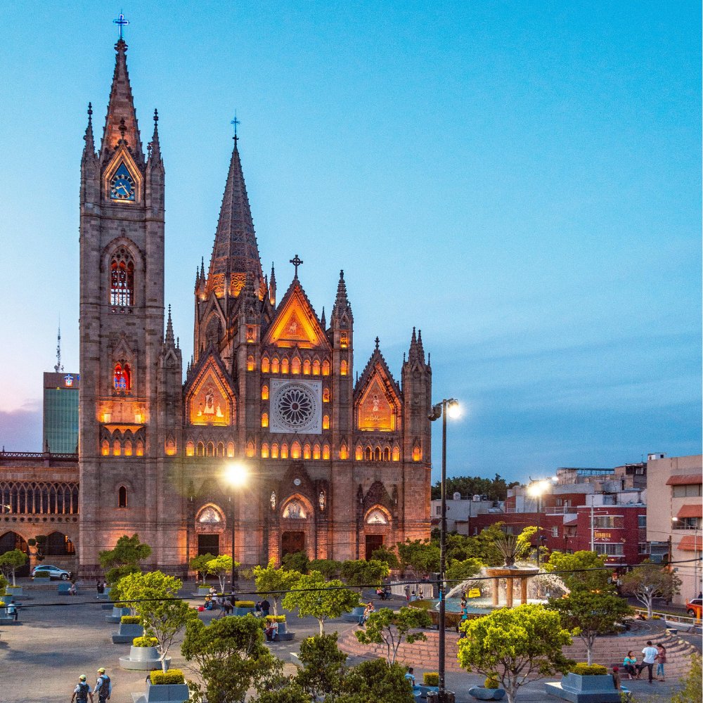 Templo Expiatorio del Santísimo Sacramento illuminated at dusk, Guadalajara