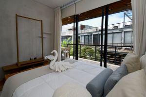 Exclusive Pent-house with Private Whirlpool Tub