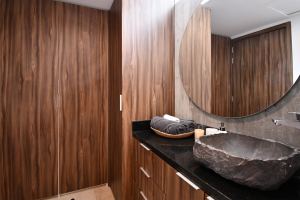 Exclusive Pent-house with Private Whirlpool Tub