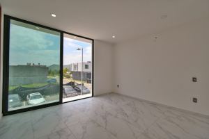 Residencia Contemporánea Coto Baluarte Casa Fuerte en Venta