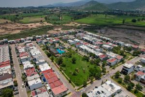 Residencia Contemporánea Coto Baluarte Casa Fuerte en Venta