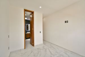 Residencia Contemporánea Coto Baluarte Casa Fuerte en Venta