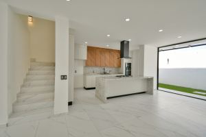 Residencia Contemporánea Coto Baluarte Casa Fuerte en Venta