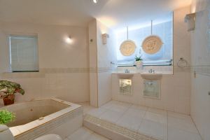 Price Improvement, Residencia Bosque Mediterráneo en Cañadas
