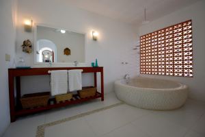 OCEANVIEW TROPICAL ESCAPE RETREAT